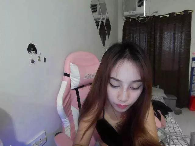 AllieSpankalot on BongaCams 