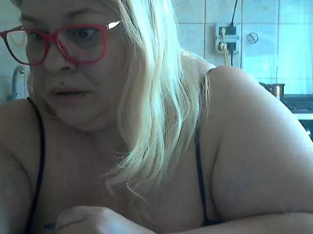 Offline AriannaMilf on BongaCams