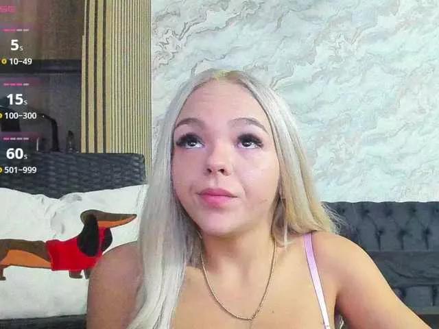 DaisyAbby03 on BongaCams