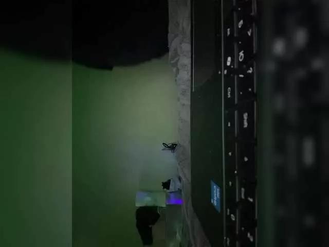 Offline dawntis222 on BongaCams