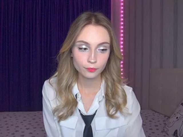 devilishEllie on BongaCams