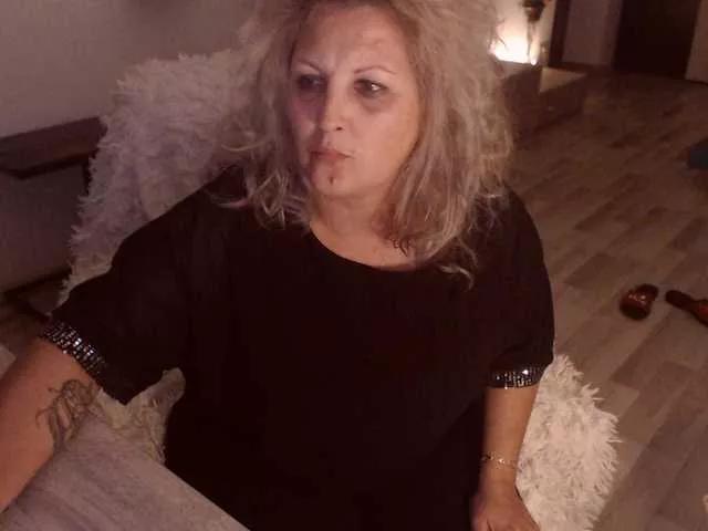 DivineBlond on BongaCams 