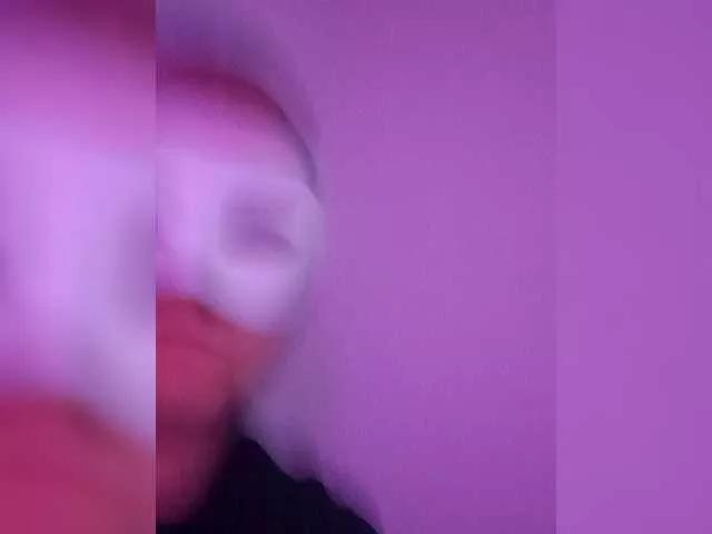 Freechat DiVona on BongaCams