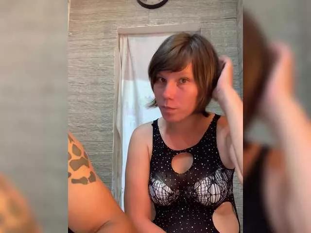 Offline Dmeesk on BongaCams