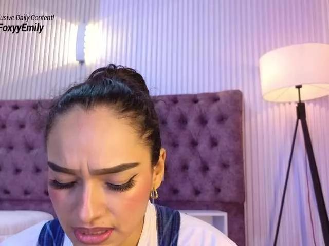 Offline Emily-Foxyy on BongaCams