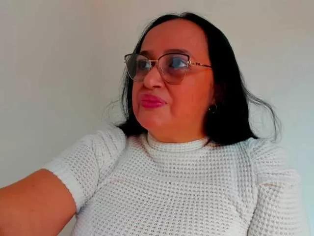 Offline Gianahomi on BongaCams