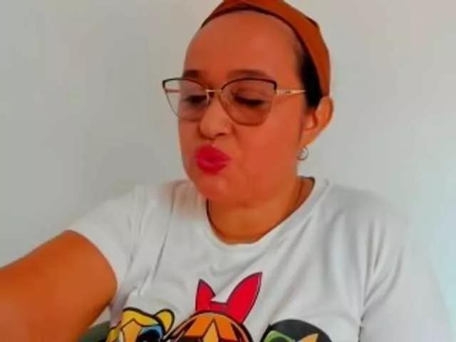 Offline Gianahomi on BongaCams