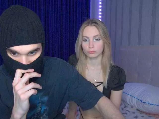 Offline hollyJoys on BongaCams