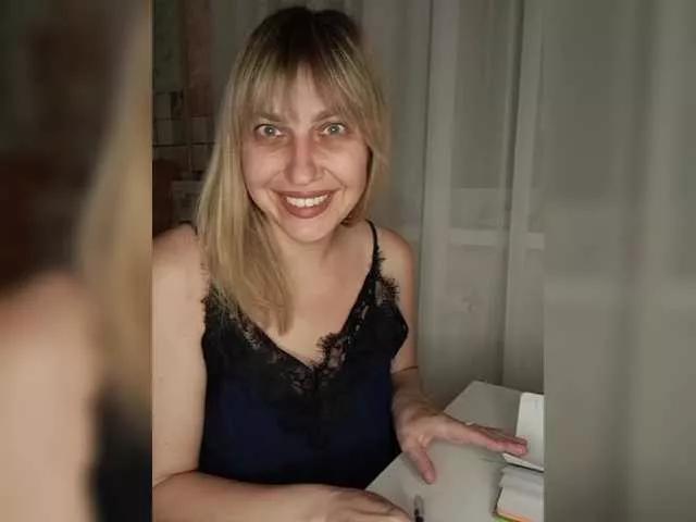 Offline Karmella on BongaCams