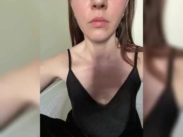 Freechat Katti-Sweet on BongaCams