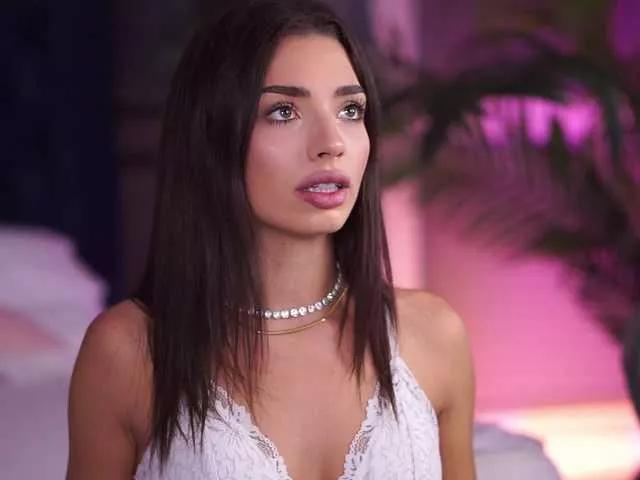 LalaRoze on BongaCams