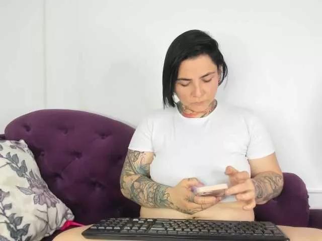 Offline laurenchubby on BongaCams