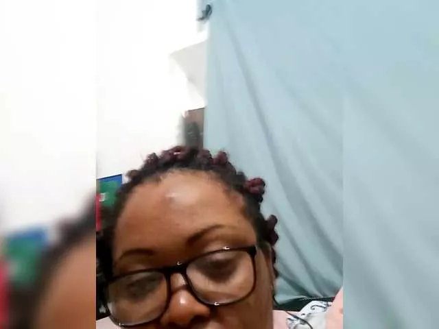 Lilith826 on BongaCams 