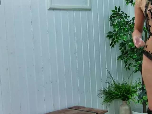 Freechat LollyShine on BongaCams