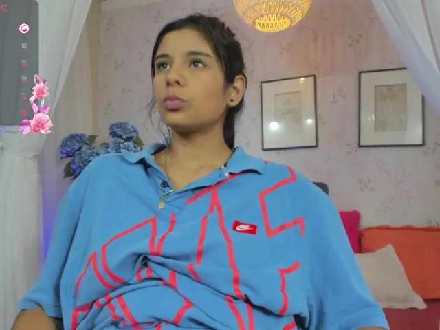 Offline Luceroo1 on BongaCams