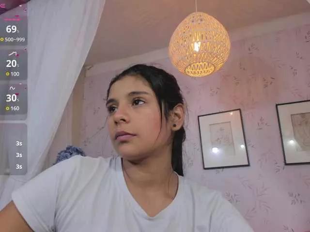 Offline Luceroo1 on BongaCams