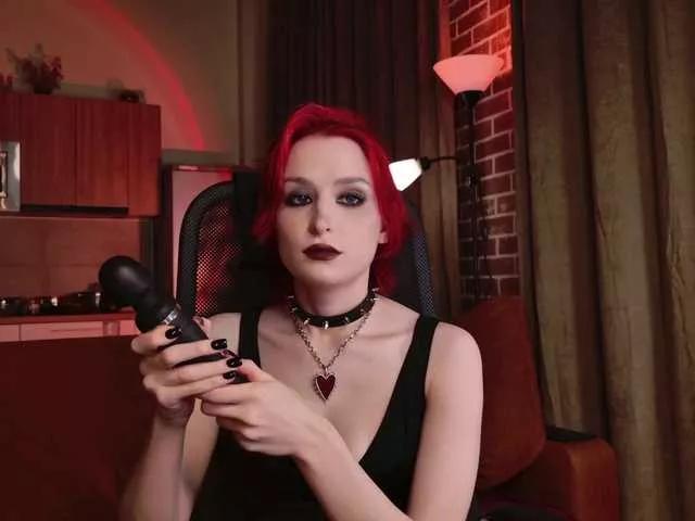 Offline lunelucy on BongaCams