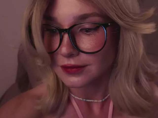 Offline Maddison on BongaCams