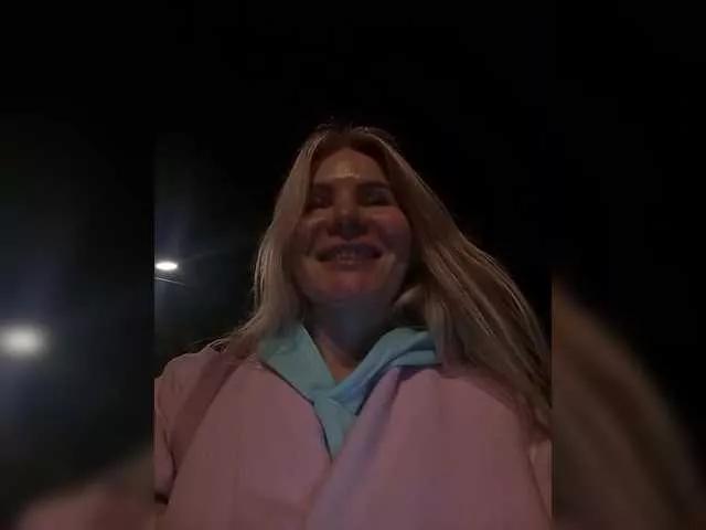 Offline miss-1m on BongaCams