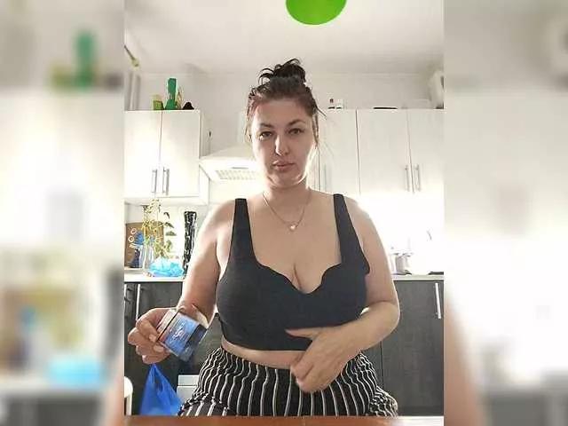 MonicaMilf from BongaCams