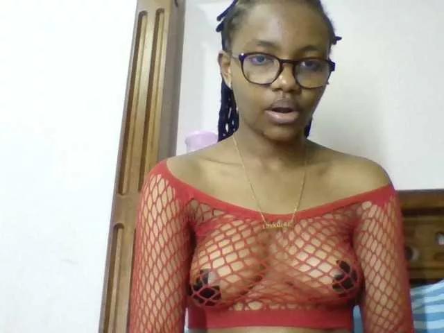 Naughtylittlemissy on BongaCams