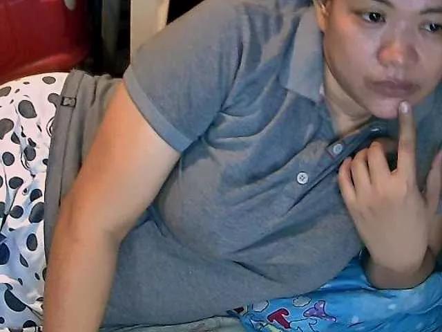 Freechat NaughtyWetPieXx on BongaCams