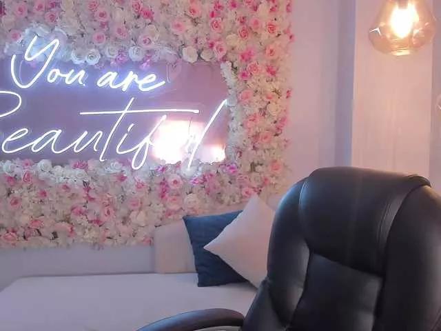NiaSalvatore on BongaCams