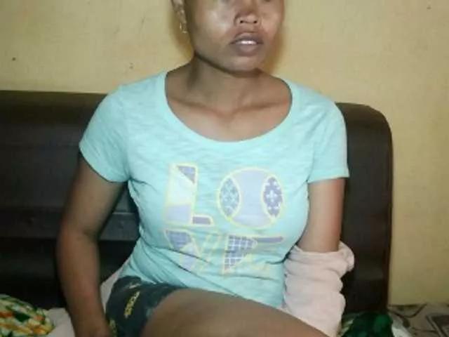 Pussy01lips on BongaCams 