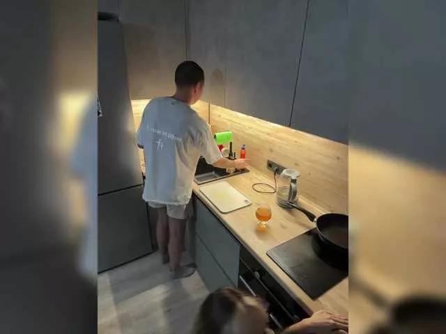 Offline QueenKing on BongaCams