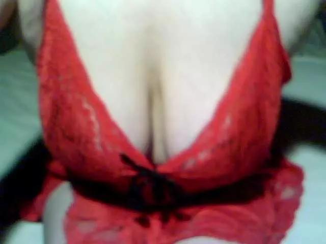 Offline redcherry on BongaCams