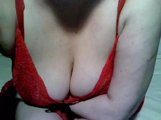 Offline redcherry on BongaCams