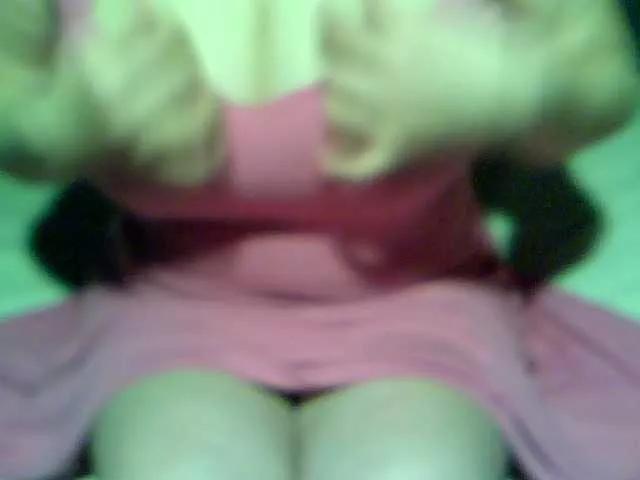 Offline redcherry on BongaCams