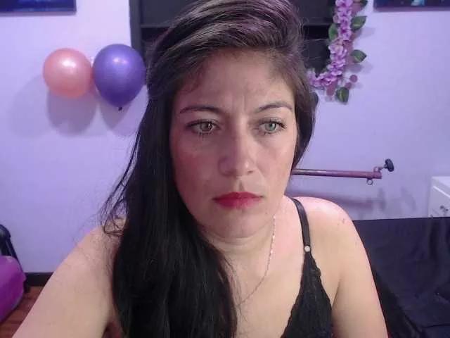 Offline sara-squirtt on BongaCams