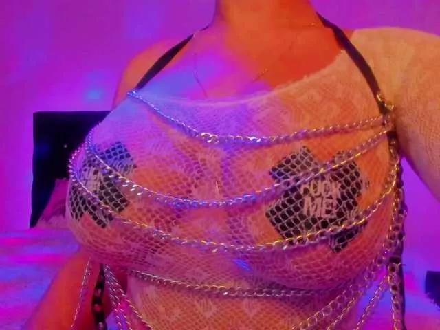 SashaBlue on BongaCams 