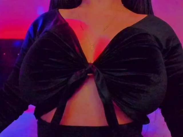SashaBlue on BongaCams