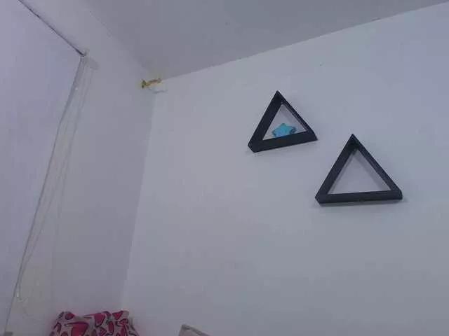 Offline tinkerbell- on BongaCams