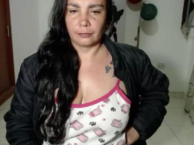 vivian-milf-paint from BongaCams