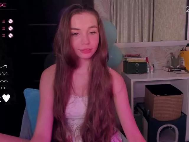 YonaBones from BongaCams