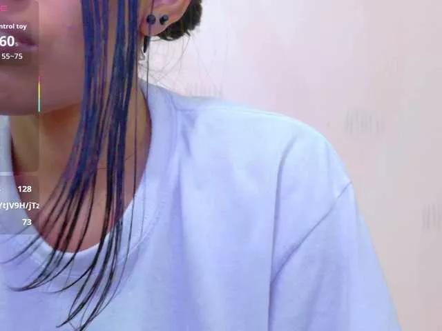 Offline yourcuteneighbourr on BongaCams