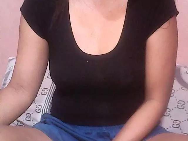 Yummyasian22 on BongaCams 