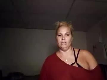 deedeemarie02 on Chaturbate