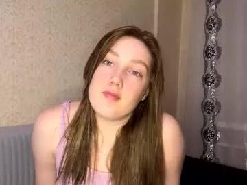 kellyekusnic from Chaturbate