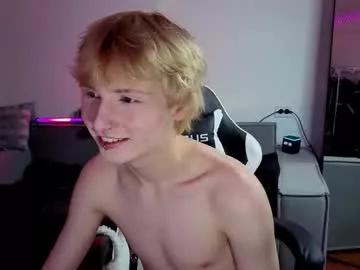 Freechat kessy_white on Chaturbate
