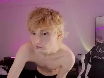 Freechat kessy_white on Chaturbate