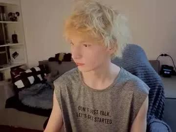 Freechat kessy_white on Chaturbate