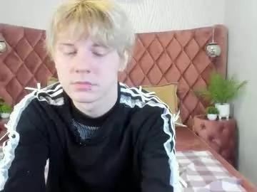 kevinm1lky from Chaturbate