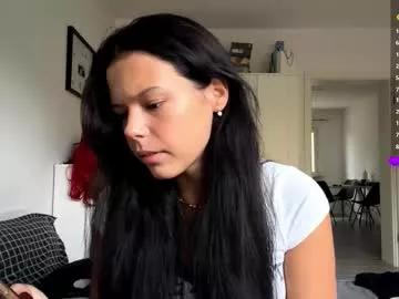 wildahankin from Chaturbate