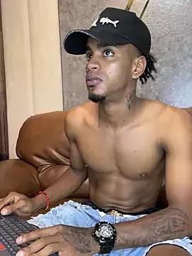 AaronCruz_ on StripChat 