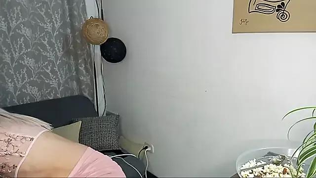 Andy_Roses from StripChat