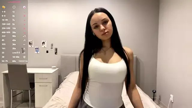 BabyEmi on StripChat 